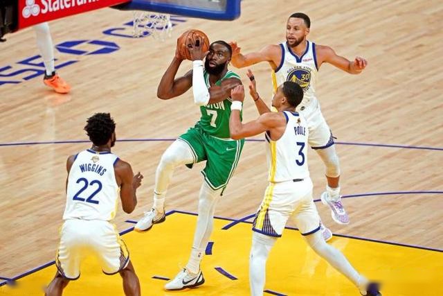 内马尔已经抵达巴塞罗那，但不确定是否出席庆典